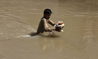 Pakistani diaspora groups and UK charities raise up to £1m for flood relief