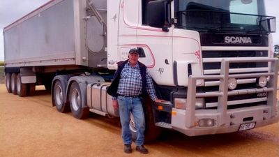 Victorian Farmers Federation rejects call to ban older trucks from Melbourne, Sydney