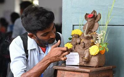 Idol-making competition held at govt. degree college in Anantapur