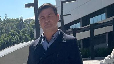 Former deputy principal Matthew Keong to stand trial on historical child sex offences at Brisbane school