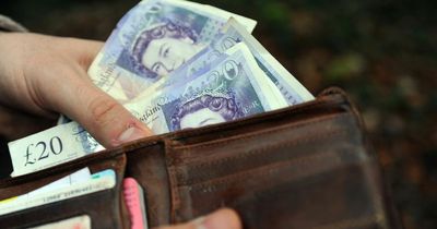 Warning to anyone with old bank notes in their wallet as deadline looms