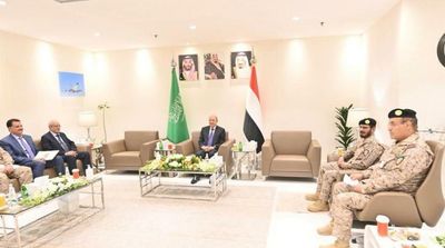 Head of Yemen's PLC Visits Command of Coalition to Restore Legitimacy