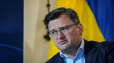 Ukraine’s Kuleba Urges EU to Ban Russian Tourists