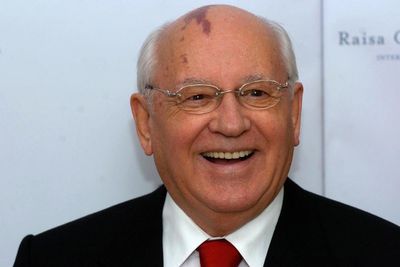 Tributes paid to ‘courage’ of Gorbachev as PM hits out at current Russia leaders