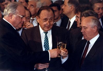 Kremlin says Gorbachev helped end Cold War but was wrong about 'honeymoon' with West