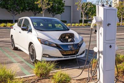 Edmunds Compares: 2023 Nissan Leaf vs. 2023 Chevy Bolt EV