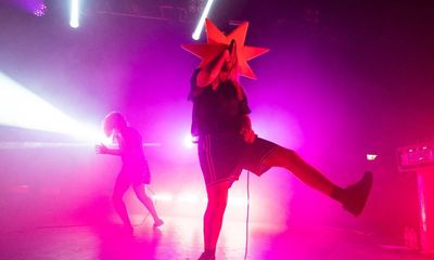 100 Gecs review – hyperpop provocateurs’ electrifying UK debut