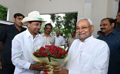 Telangana chief minister meets Nitish Kumar, Tejashwi Yadav in Patna