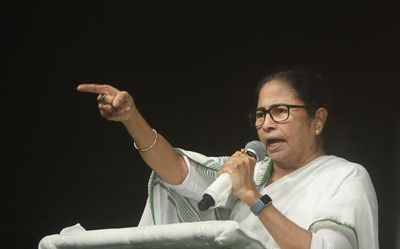 Mamata accuses Centre of blackmailing, says family will tackle notices legally