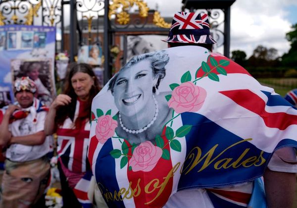 Fans of Princess Diana gather to mark her death 25 years ago