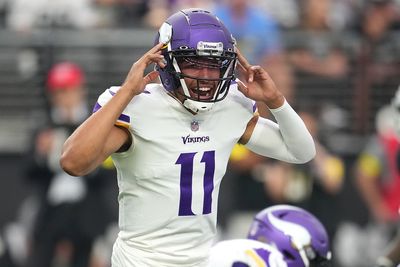 Browns claim QB Kellen Mond off waivers from the Vikings