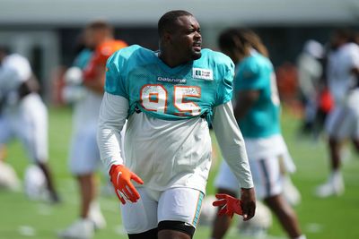 Lions claim former Dolphins DT Benito Jones