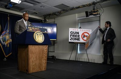 New York forbids carrying of firearms in Times Square