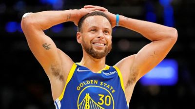 Davidson Fetes Stephen Curry With Solo Graduation Ceremony