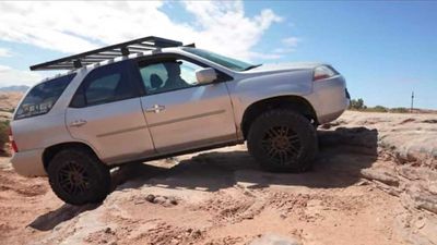 Old Acura MDX Is An Unlikely Hero Tackling Hell's Revenge At Moab