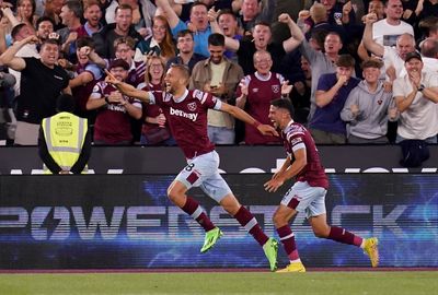 West Ham earn first home point as Tomas Soucek goal denies Tottenham derby win