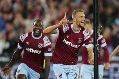 West Ham put transfer frenzy to one side as Tomas Soucek and Michail Antonio deliver in familiar fashion