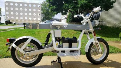 Here's What Happens When A CAKE Electric Bike Shows Up At Your Door