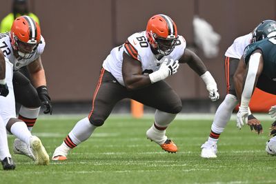 Browns make unique move with David Moore now a defensive tackle