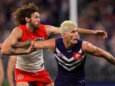 Freo bank on fit-again Lobb for dual role