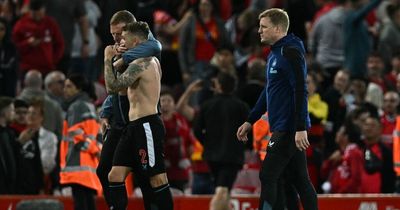 Eddie Howe's perfect response to boos, Liverpool coach taunts Newcastle bench and objects thrown