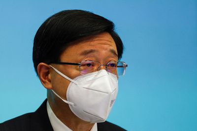 Hong Kong leader proposes 'reverse quarantine' for China travel