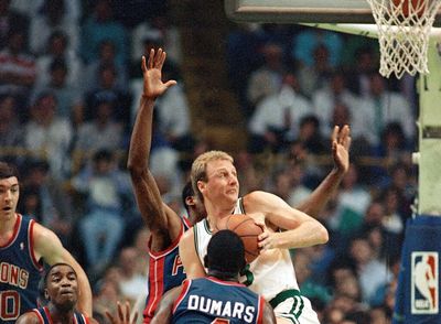 Larry Bird steals the ball from Isiah Thomas to help Boston Celtics beat the Detroit Pistons in G5 of 1987 East Finals