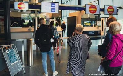 Finland drastically cuts tourist visas for Russians