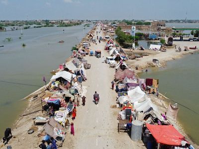 Officials and volunteers struggle to respond to catastrophic flooding in Pakistan