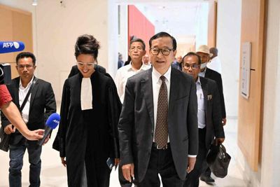 Hun Sen pursues opponent in Paris court