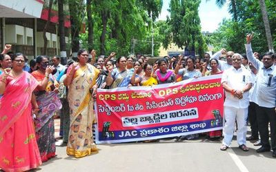 A.P. govt. employees back teachers’ anti-CPS protest