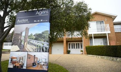 Australians abandon buying first home as loan costs outweigh property price drops