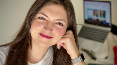 Record number of Australians turn to side hustles for an income boost