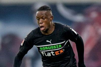 Denis Zakaria arrives for Chelsea medical to complete quickfire deadline day loan move