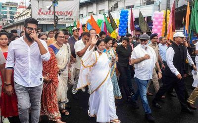 Congress, CPI(M) slam Mamata Banerjee over her ‘praise’ for RSS