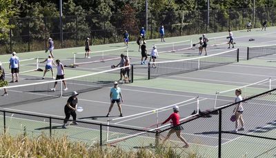 ‘Pickleball Mania’: Chicago Park District announces plan to create 50 more pickleball courts