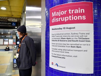 Labor calls for calm in Sydney train spat
