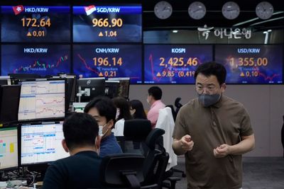 Asian stock markets lower ahead of latest US jobs reading