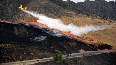 46 large fires burn across 8 states as heat wave grips U.S. West