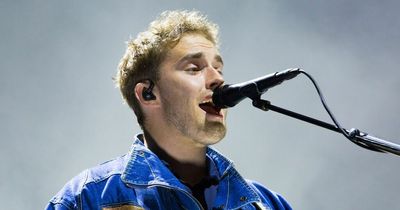 Alan Shearer and Mehrdad Ghodoussi react as Sam Fender announces St James' Park gig