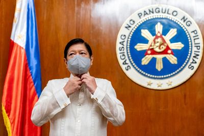 Marcos flying to Indonesia, Singapore on first foreign trip