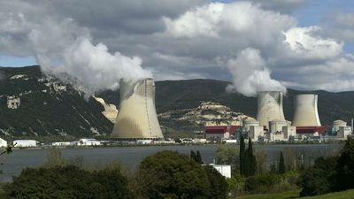 France to restart all nuclear reactors by winter amid energy crunch