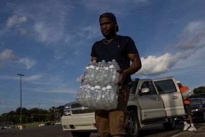 Mississippi capital’s water woes persist as aid trickles in