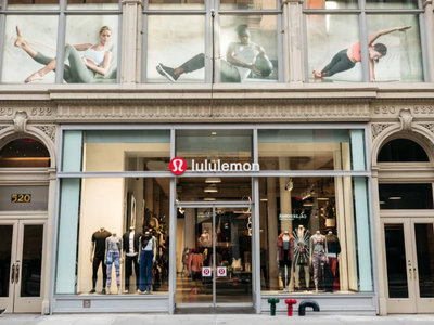 Lululemon Shines In Tough Apparel Sector, Analysts Say: 'Execution At Its Finest'