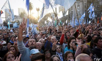 Argentinians march for Cristina Kirchner after vice-president survives assassination bid