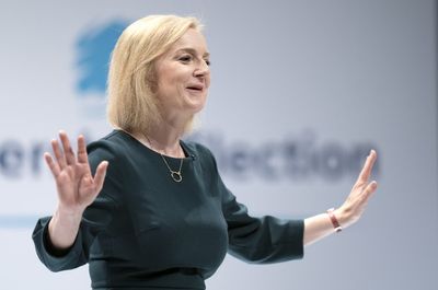 Liz Truss criticised by police chief as UK waits for leadership ballot results -OLD
