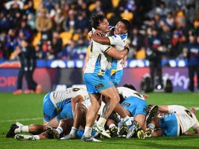 Titans sign off with golden point win