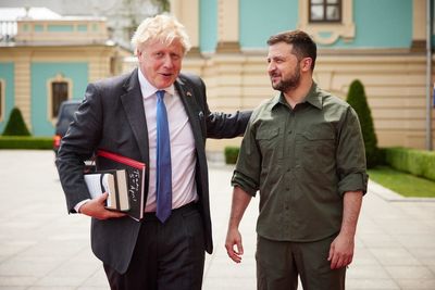 Zelensky heaps praise on Boris Johnson as ‘true friend’ leaves office