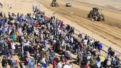 Birdsville Races 2022 go ahead after weather washes out day one