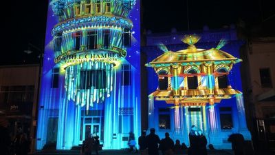 White Night spectacle lights up Bendigo's rich history as thousands flock to show